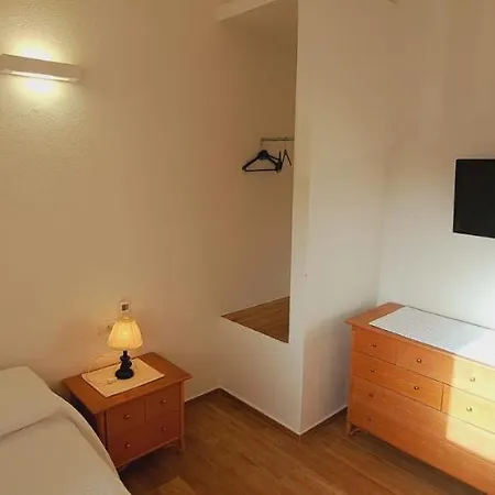 San Teodoro Rooms ゲストハウス 3*